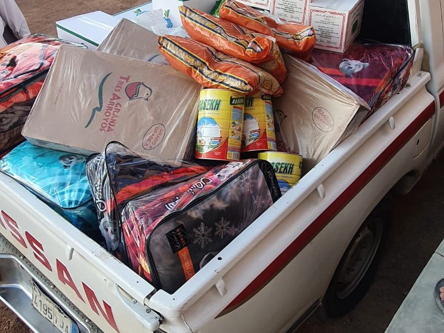 جمعية البر بالحفير توزع 12 صنف من المواد الغذائية ووسائل التدفئة لمستفيديها